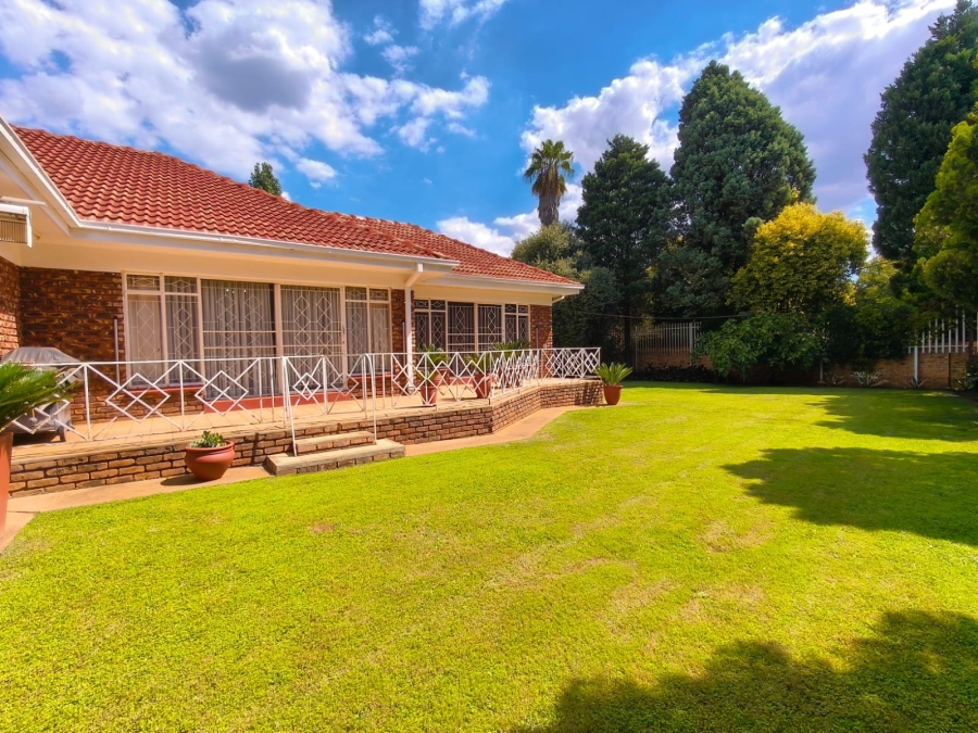 4 Bedroom Property for Sale in Van Der Hoff Park North West